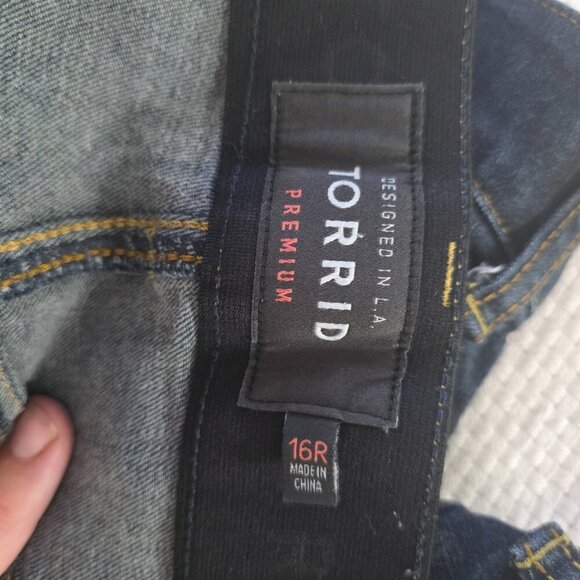 Torrid Premium Stretch Skinny Jeans | Size 16 | Dark Wash Denim - Picture 2 of 13